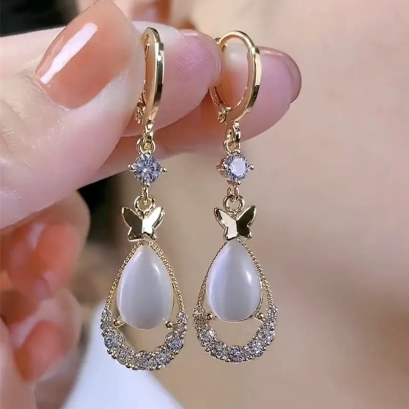 Temperament  New model Luxury at a reasonable price  Elegance Geometry Cat's eye stone  Water droplet Butterfly  Eardrop