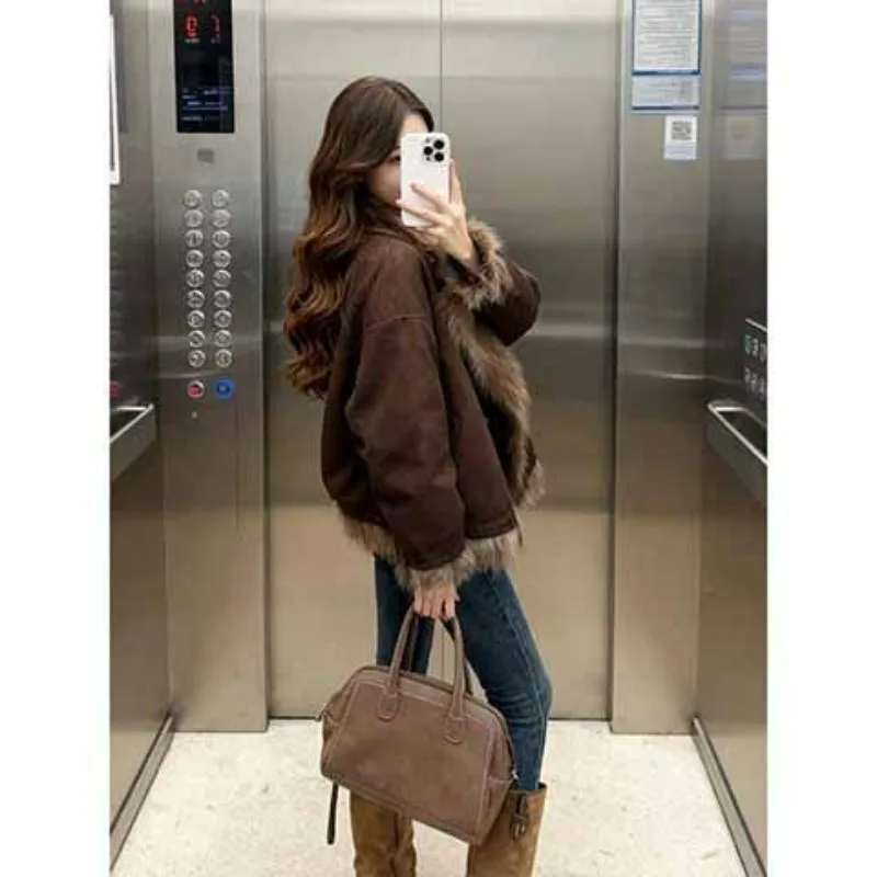 A New Brown Retro Korean-style Casual and Versatile Thick Jacket for Women European Hong Distressed Plush Patchwork Jacket Women