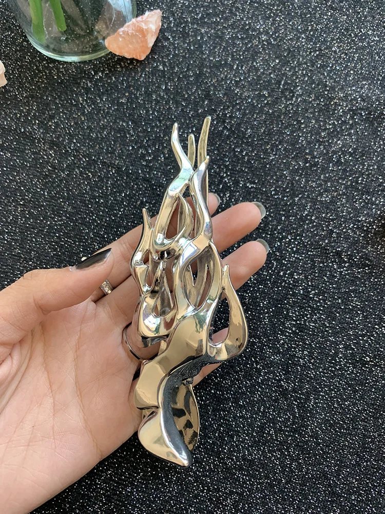 

1PC Punk Metal Hair Clip Niche Design Sense of Metal Wind Large Grasp Clip Senior Sense of Light Luxury Shark Clip F2132