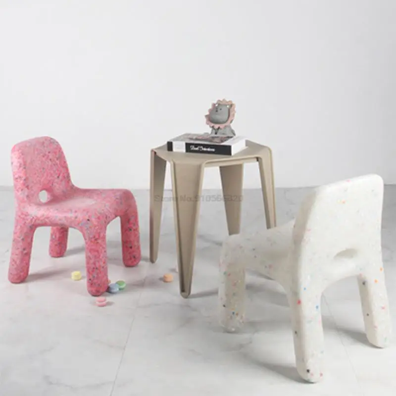 Sedia per bambini semplice e carina sgabello per bambini in plastica da esterno sedia con schienale sedile per la casa panca piccola per l'asilo