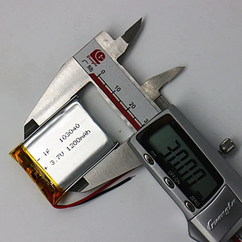 Altavoz Bluetooth audio Un producto Núcleo de batería de polímero de litio de 3,7 V 103040   correo de gran capacidad de 1200 Ma