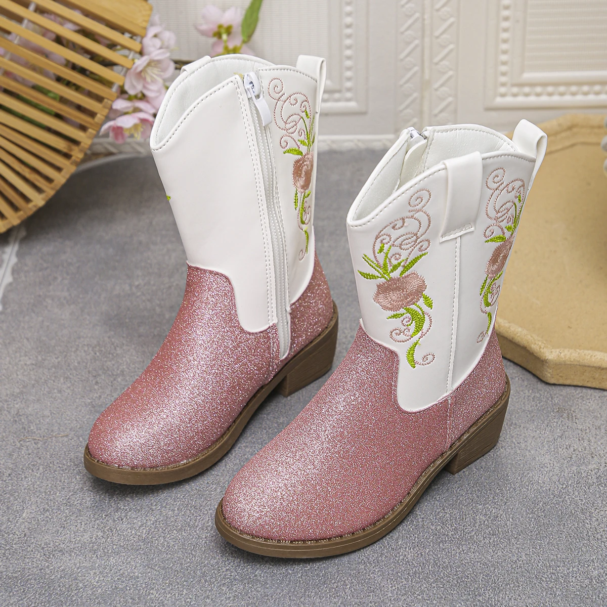 A Pair of Fashionable Flower-Embroidered Peach-Colored Autumn Girls' Riding Boots