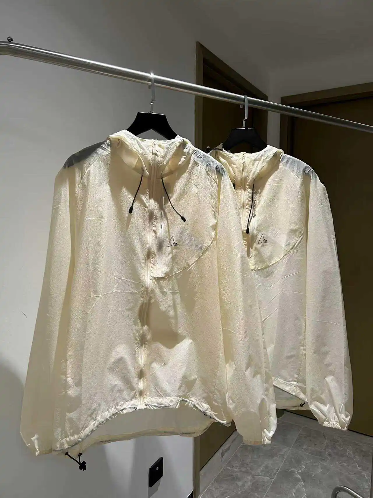 Traje de escalada ultraro con protección solar, carcasa suave, Anti-Uv, rasgable, aadable a la piel, equipo de verano j...