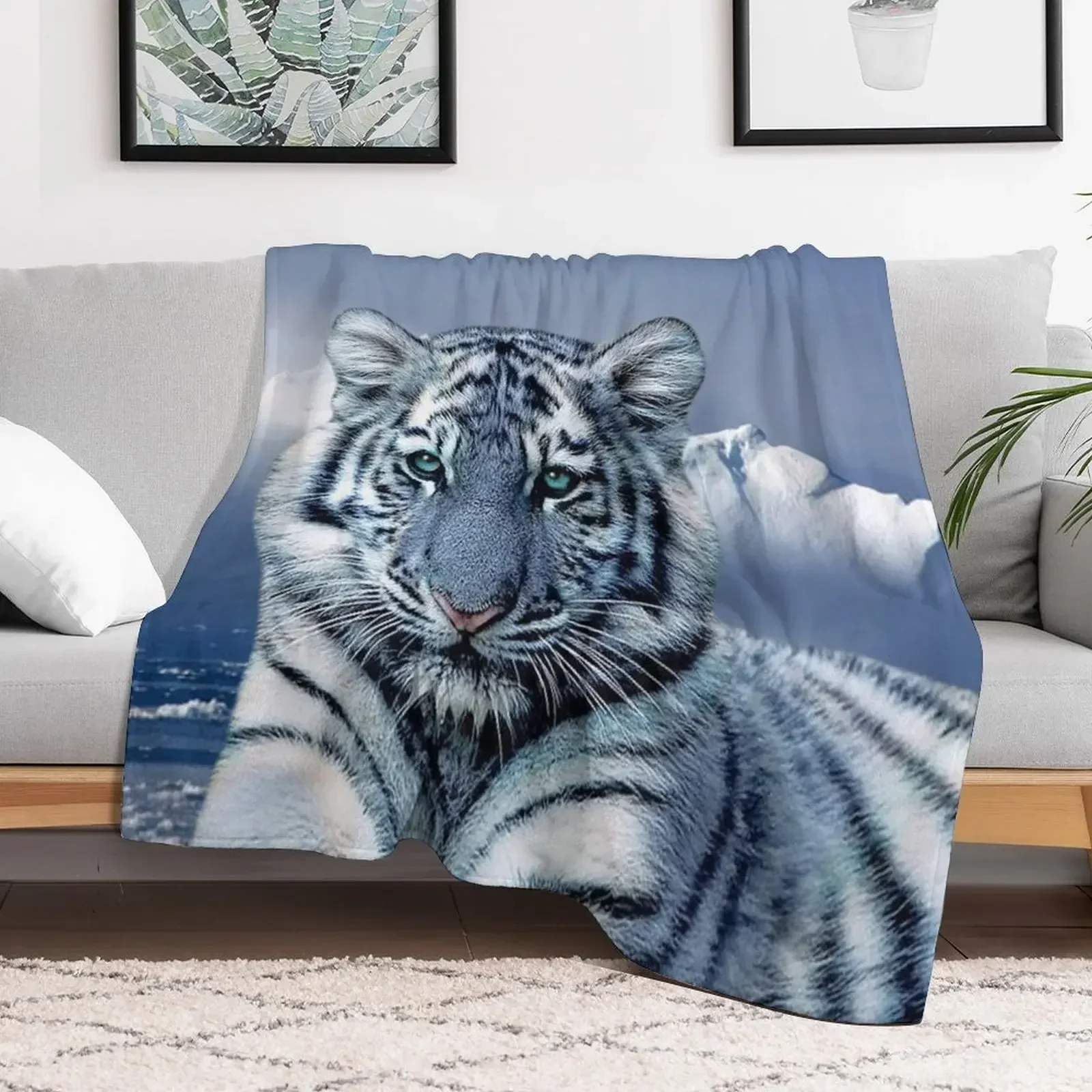 

Blue White Tiger Throw Blanket cosplay anime Large Bed linens Blankets Bed Fashionable Decorative Sofa Blankets