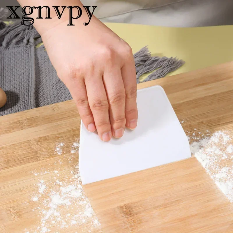 Xgnvpy 1Pc Useful Curved Cream Spatula DIY Pastry Cutter Fondant Dough Scraper Cake Tool Baking Accessory