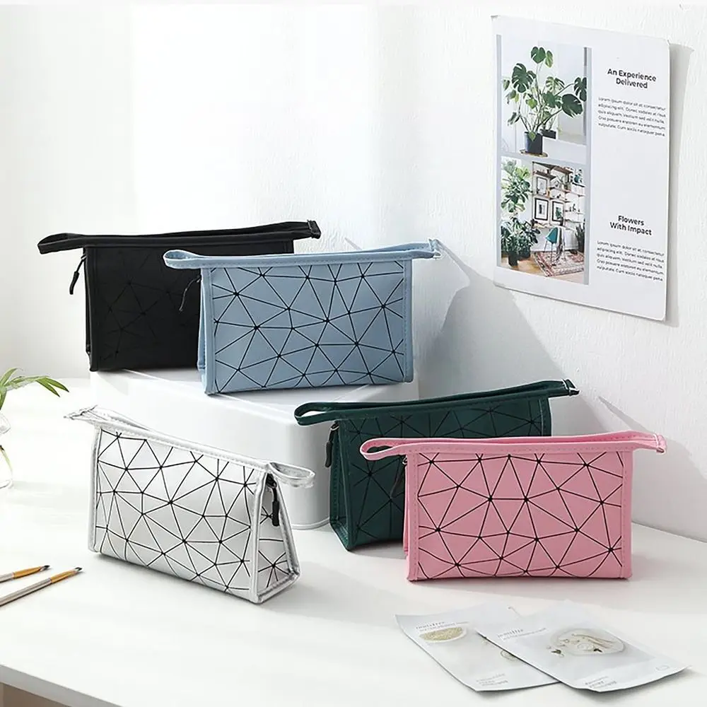 Water-Resistant Makeup Bag Detachable Strap with 2 Small Mesh Pocket Make Brush Organizer Lattice PU Cosmetic Storage Bag