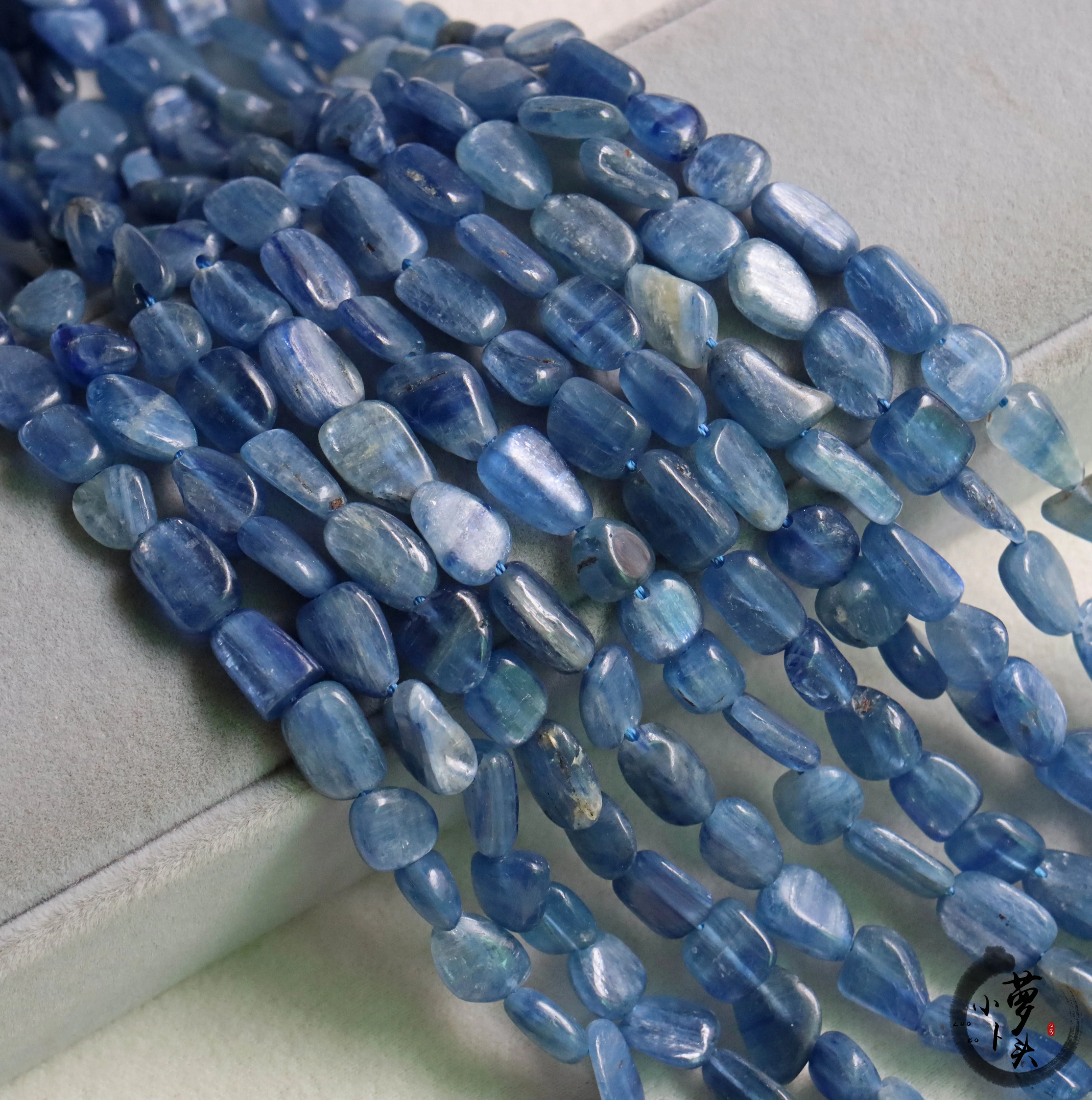 Natural Kyanite Shaped Irregular Crushed Stone Beads Straight Hole Denier  Bracelet Necklace  DIY Jewelry Accessoies Wholesale