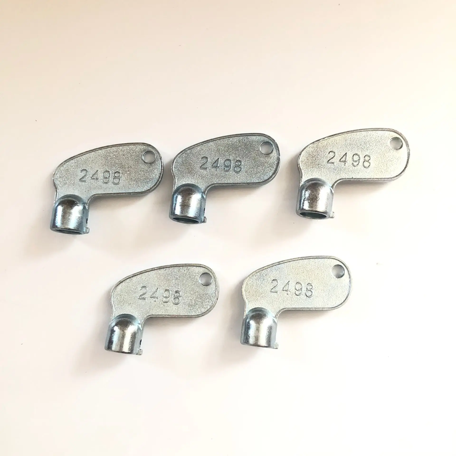 5PCS 8-94402498 Lgnition Key For Isuzu Kobelco Kawasaki TCM Bomag Magnum Equipment 2498