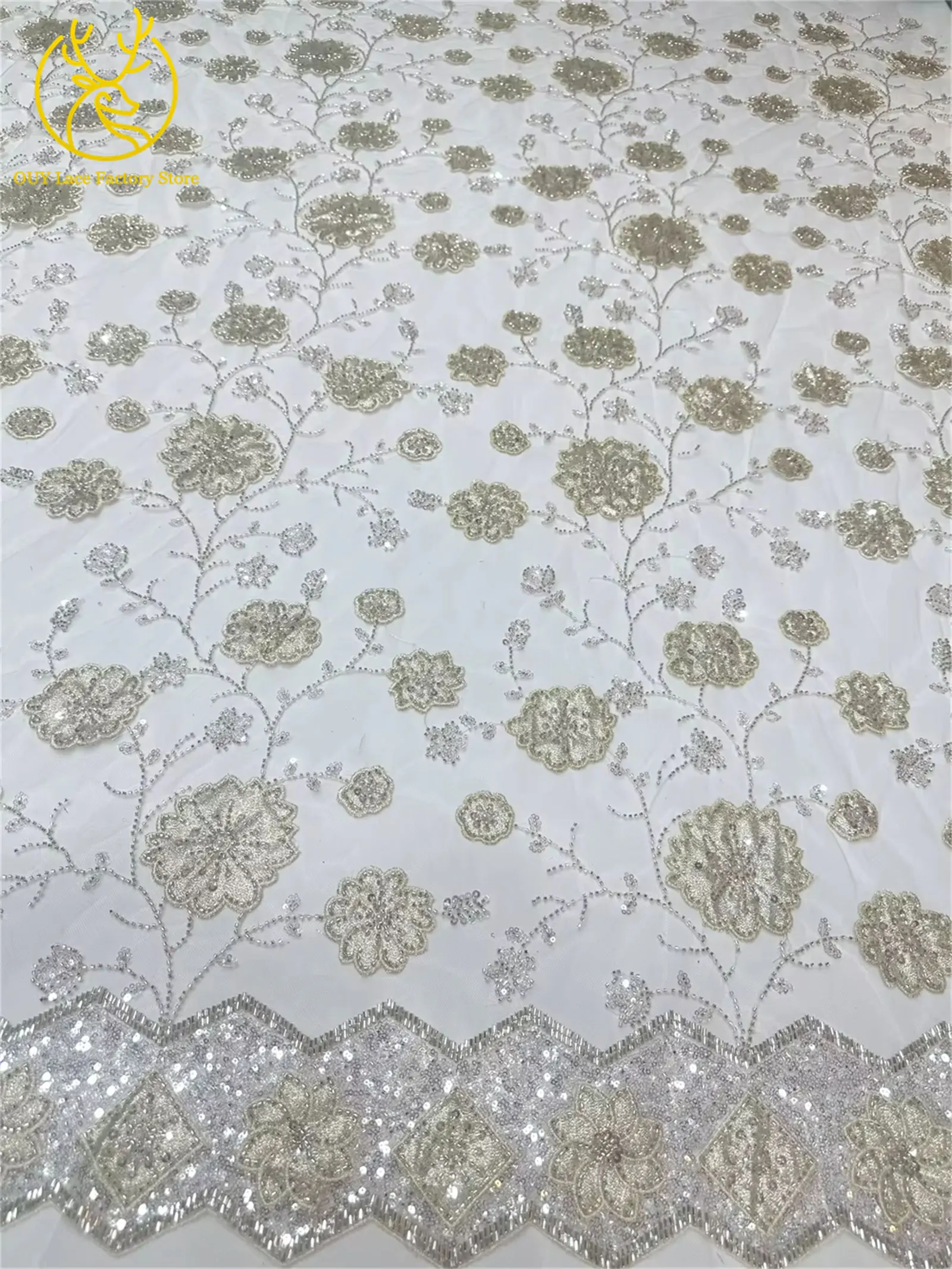 Französischer Groom-Spitzenstoff mit Stickerei und Perlen, afrikanischer Spitzenstoff, nigerianischer Tüllspitzenstoff für Hochzeitskleider und zum Nähen. – Detail 13