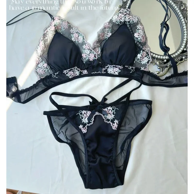 French sexy lingerie women without underwire girls lace bra set