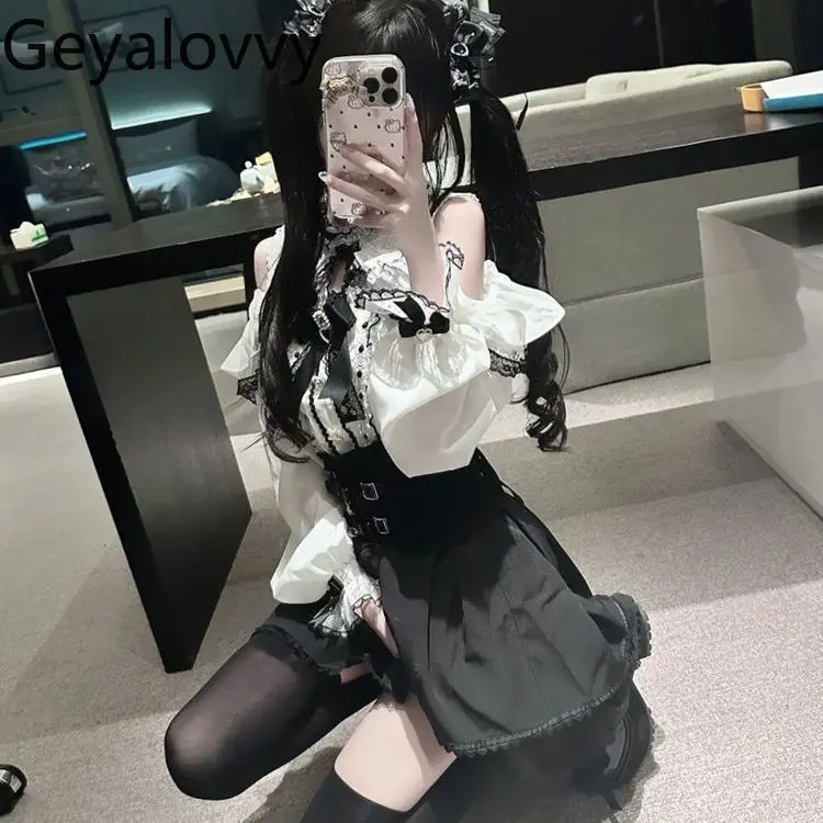 Set di gonna corta giapponese dolce e carina per ragazza bianca con fiocco in pizzo patchwork a maniche lunghe con spalle scoperte e gonna corta ingombrante in vita