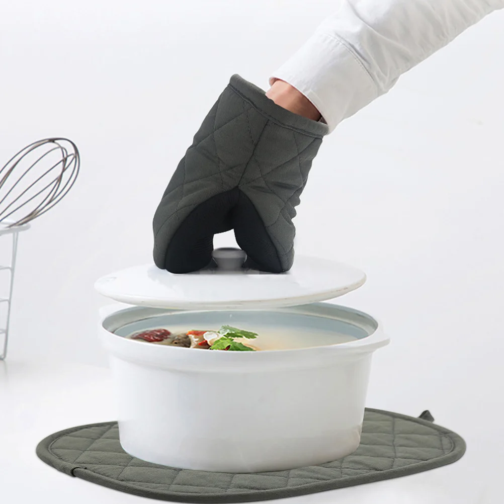 

1Pair Heat Resistant Gloves Oven Protective Cooking Baking Heat Insulation Easy Clean Simple Hanging Gloves