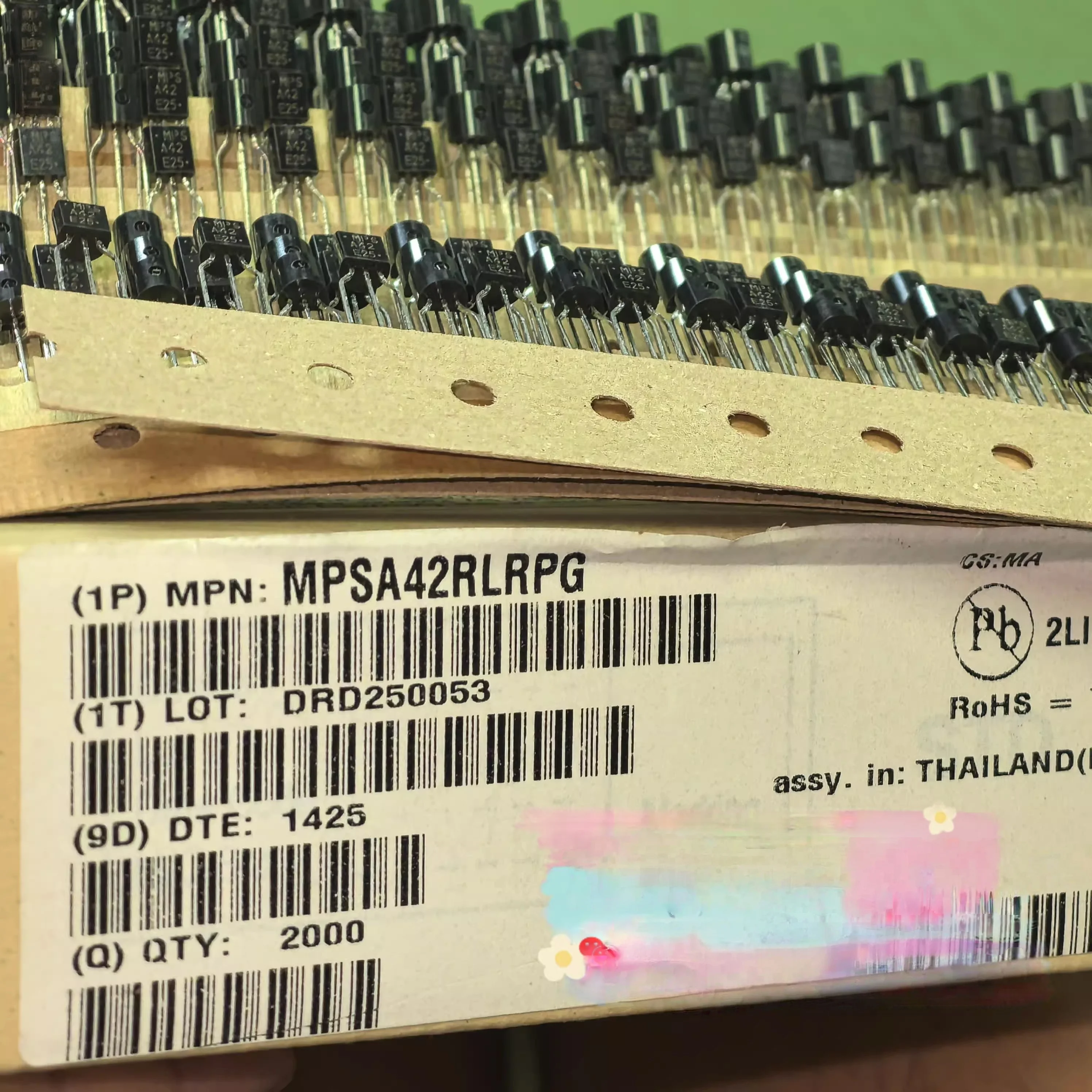 10 PÇS/LOTE MPSA42 MPSA42ZL1G MPSA42RLRA TO-92 100% Novo Original