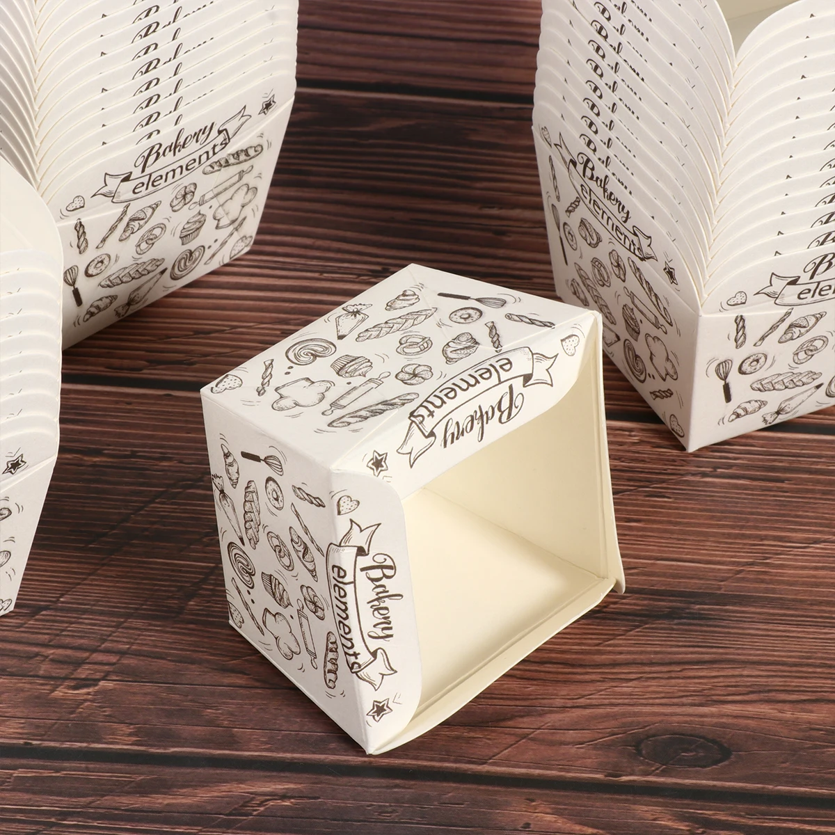 

100pcs Paper Cake Cups Disposable Biodegradable Food-Grade Heat-Resistant Square Dessert Bowls Mini Party Supplies For Wedding