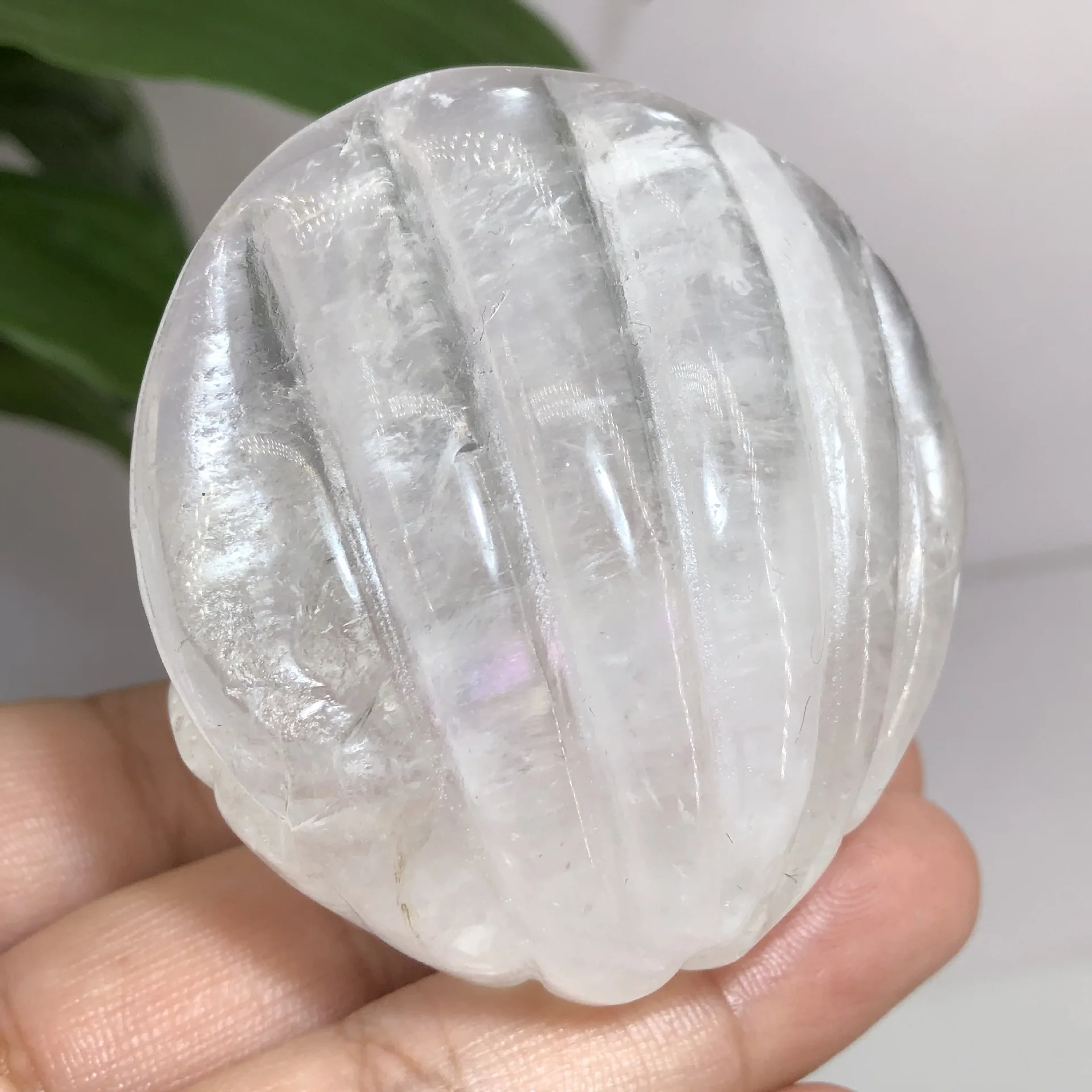 5CM Various Natural Crystals Pink Clear Quartz Fluorite Shell Hand-Carved Crafts Ornaments Reiki Minerals Without inner ball