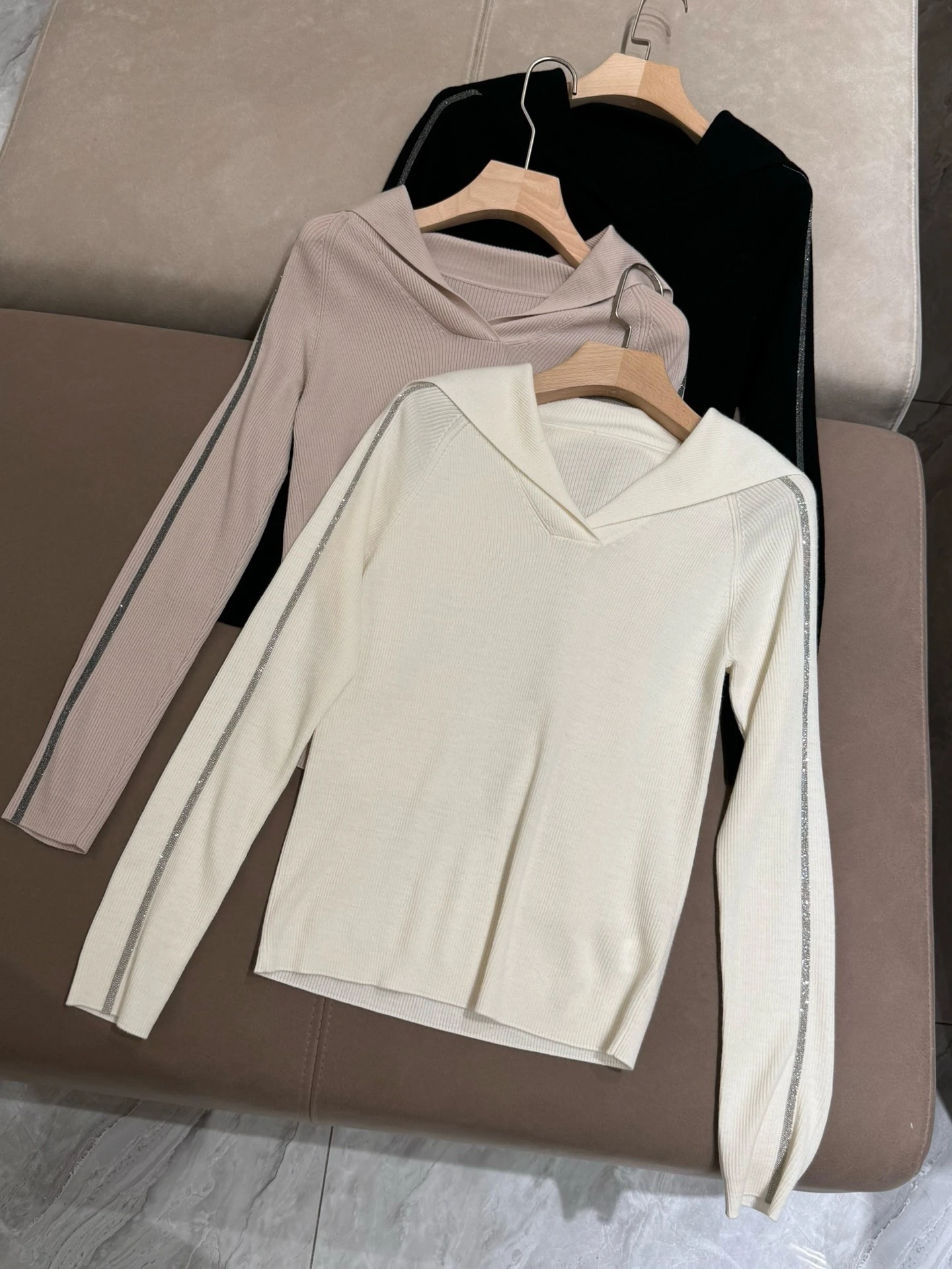 Autumn  Women's Pullover Sweater Shoulder Sleeve Bead Chain Lapel Wool Casual Sweater Long-sleeved Top