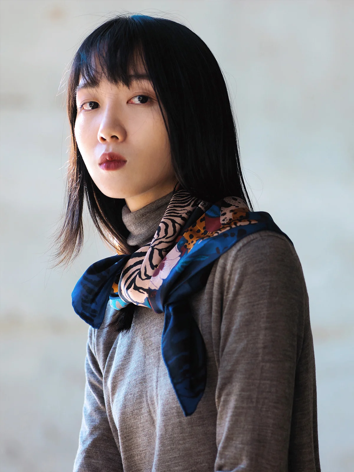 

Artist Collaborative Edition Silk Chiffon Square Scarf Wrap Zhou Xiaodou African Savanna Silk Lightweight Shawl