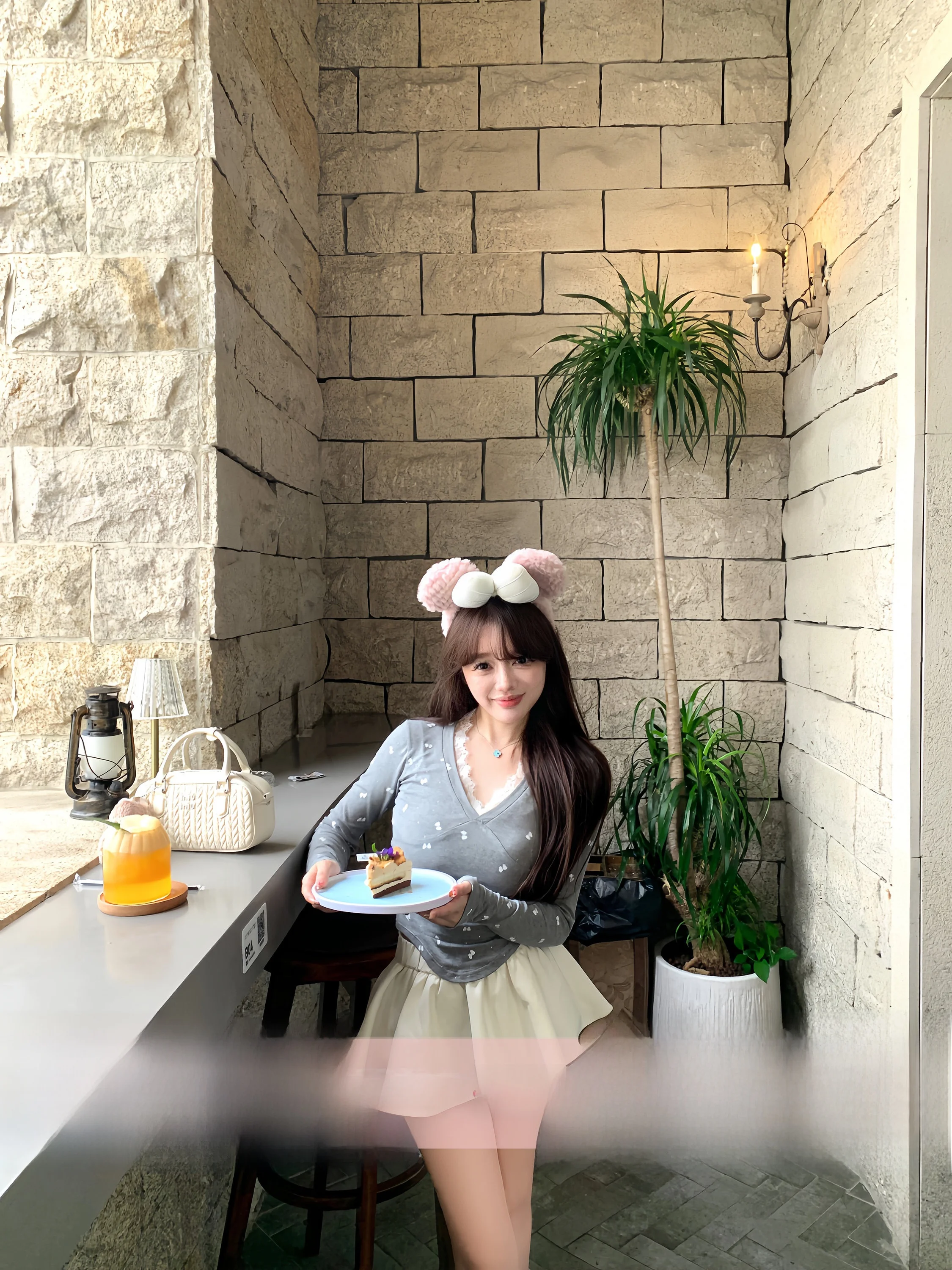 

Sweet Lace Trim Grey Shoulder T-Shirt Women Early Autumn Outdoor Wear V-neck Long Sleeve Top BBT Sweety Stylish Slim Fit