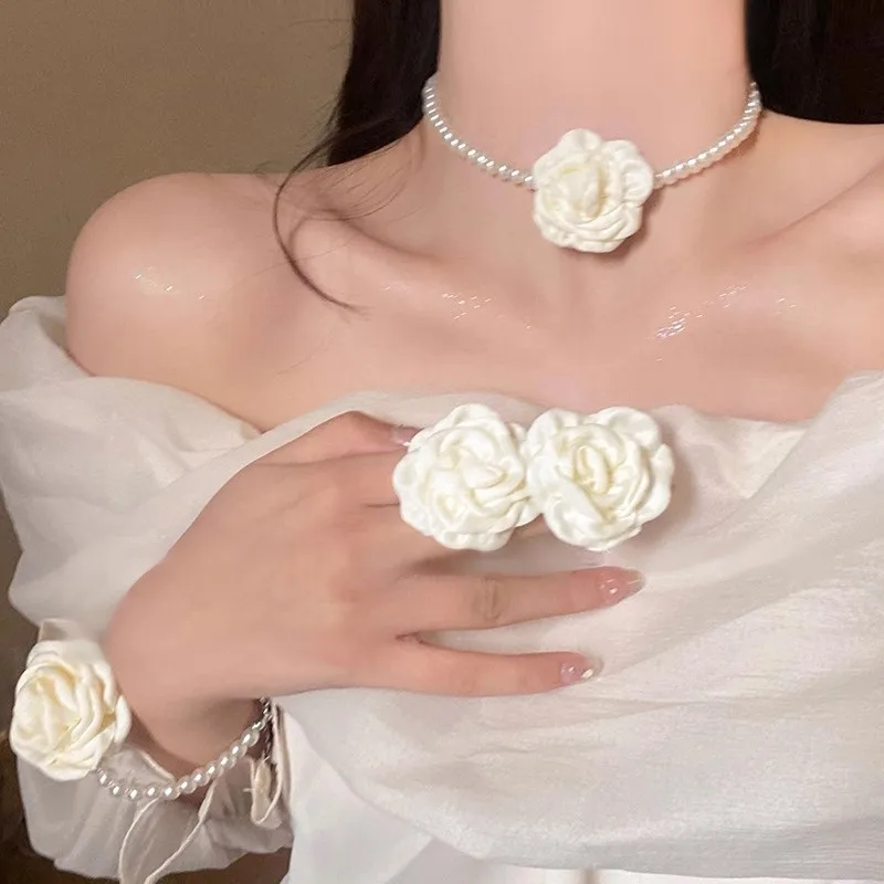

Y2k Fashion Pearl Necklace Women Elegant White Rose Flower Clavicle Chain Ladies Vintage Floral Bracelet Ladies Party Jewelry
