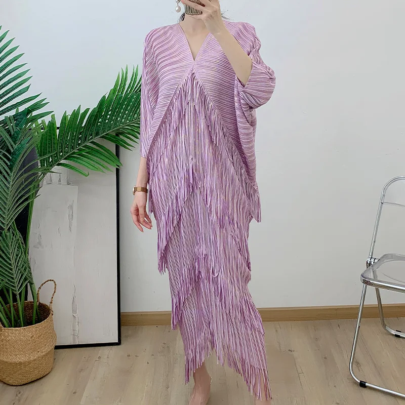 Pleated Fringe Skirt 2024 Autumn New Women's Contrast V-Neck Loose and Elegant, Elegant, and Elegant, Celebrity Style