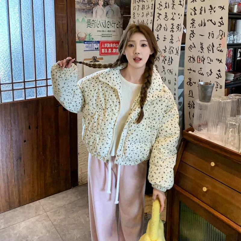 2025 New Floral Cotton Jacket for Female Winter Students Short Small Thick Loose Cotton Jacket Solid Color Versatile Simp