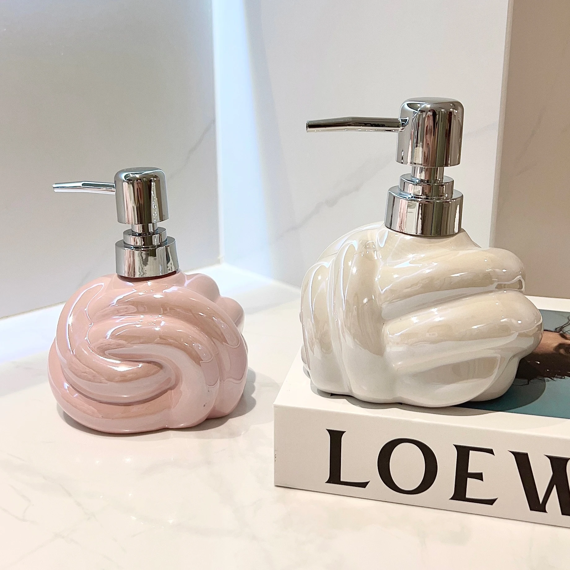 

Press Type Lotion Bottle Hand Sanitizer Bottle Shower Gel Shampoo Sub Bottle Large Capacity