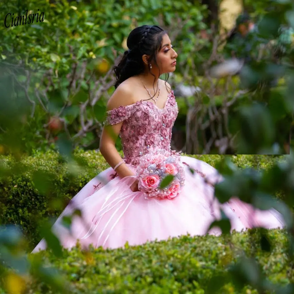 Roze Applicaties Handgemaakte Bloemen Baljurk Quinceanera Jurken Mouwloze Off De Schouder Zoete 16 Jurk Vestido De 15 Anos