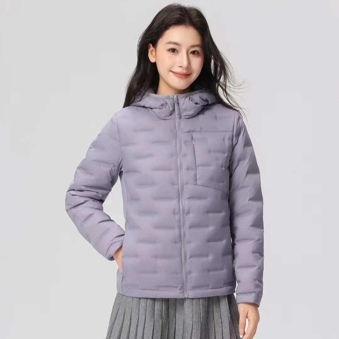 سترة بغطاء للرأس من الاتجاه إلى الأمام. يملأ البطة البيضاء بنسبة 90% هذا المنتفخ خفيف الوزن لملابس الشتاء الأنيقة والمريحة. #2