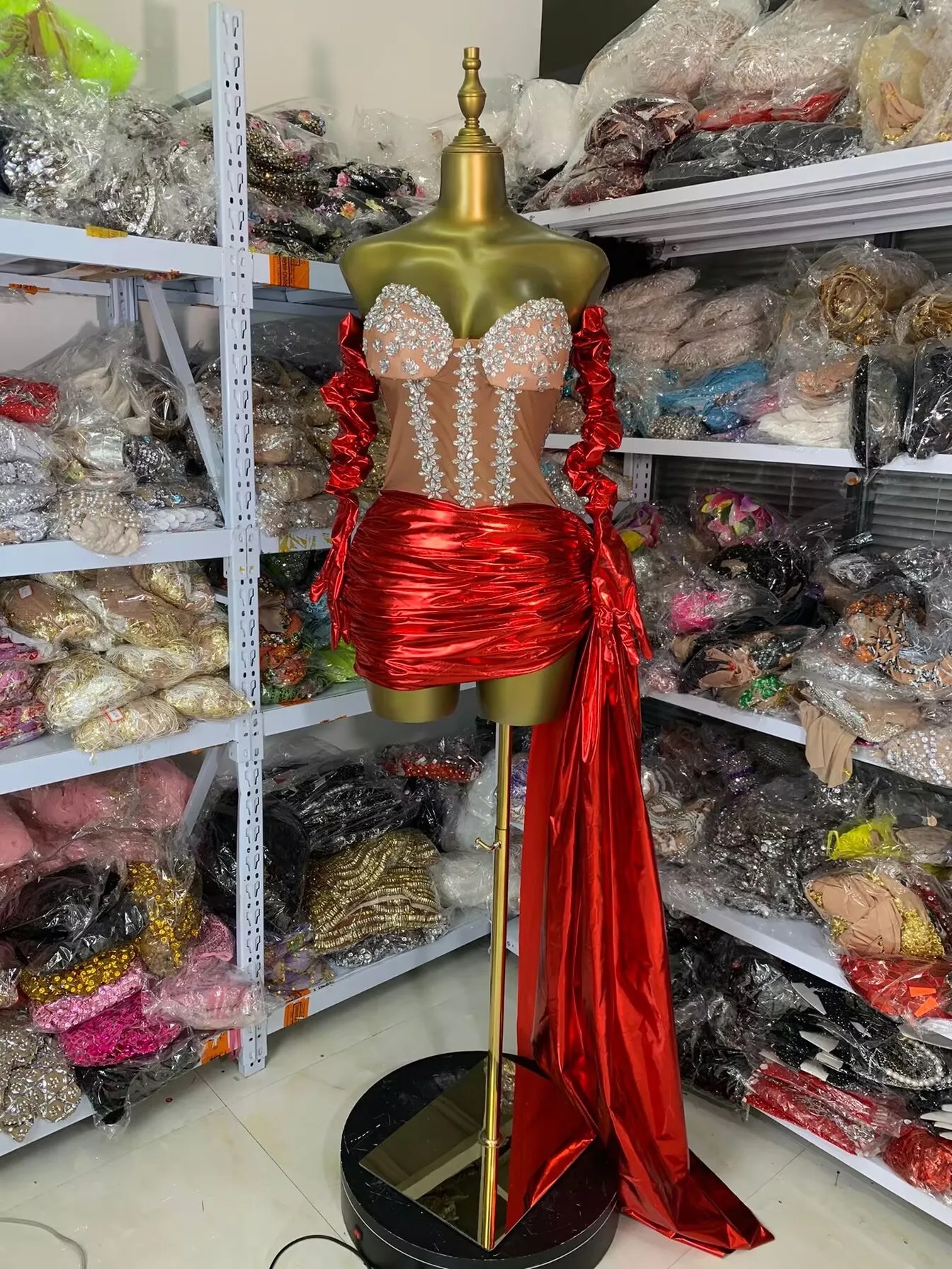

Women Luxury Dress Outfit Strapless Crystal Bustier Corset Top And Mini Pleated Skirt With Long Gloves Party Stage Costumes