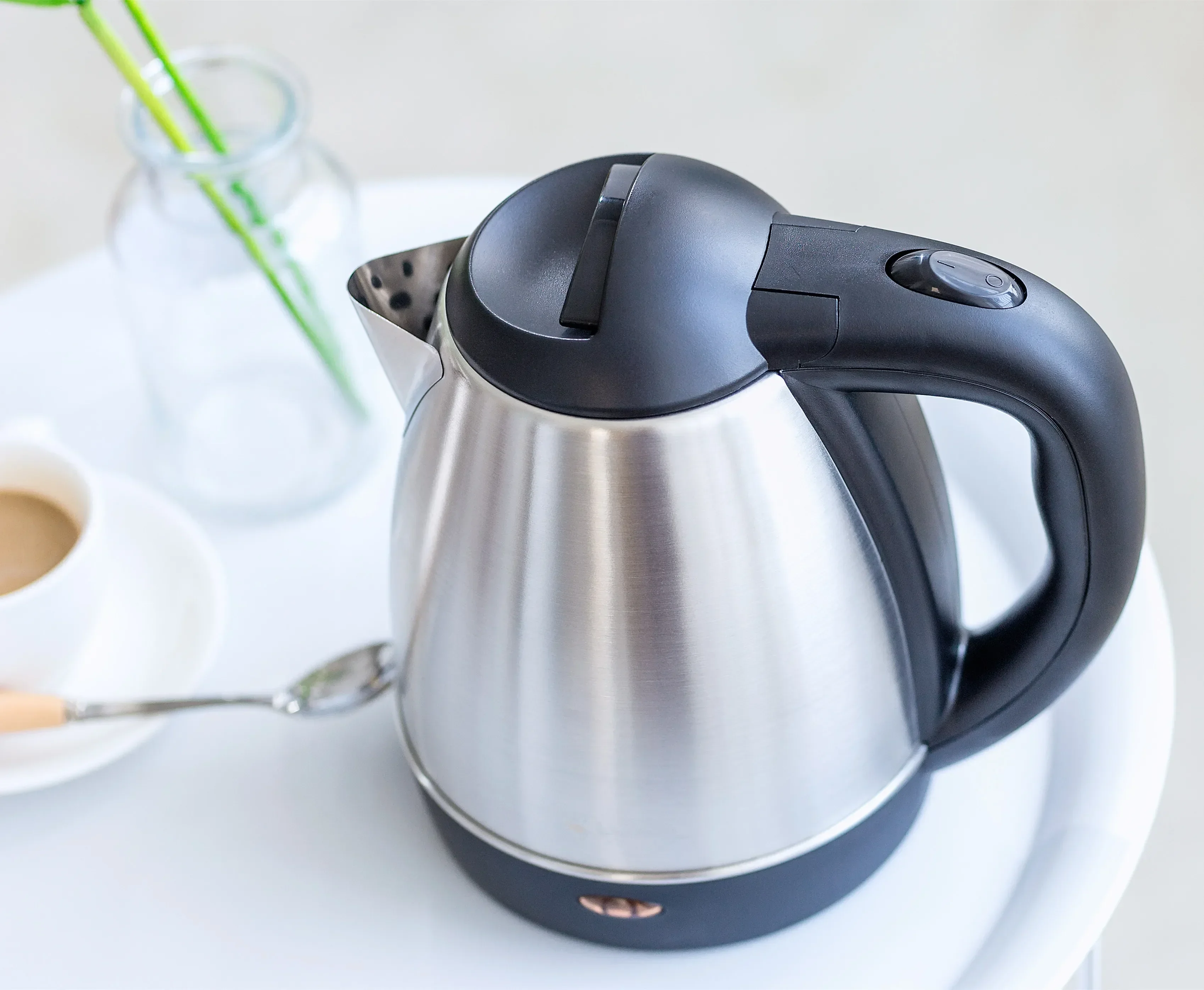 2026 Unique 304 Stainless Steel Electric Kettle Mini Cordless 360 Degree With Tray Set Household Tea Set