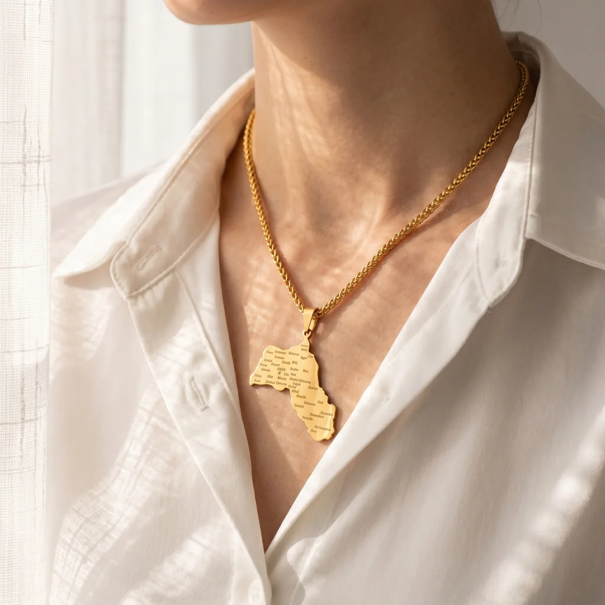 Ukraine map Metal pendant necklace, men's and women's pendants Ethnic necklace Wholesale of the same style