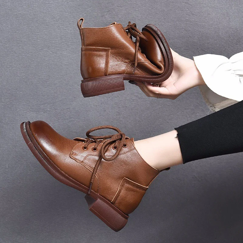 2022 Winter New Round Head Low Coarse Heel Soft Sole Boots Plush Women\'s British Retro Lace Up Shoes Casual Comfortable and Warm