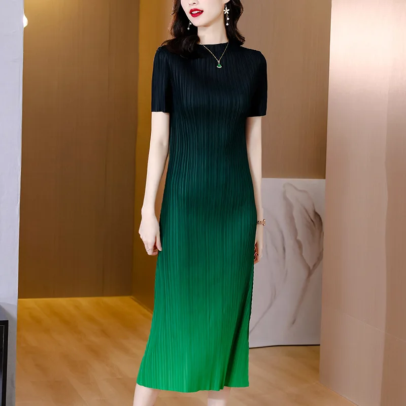 Wrinkle gradient printed dress for women with high temperament, slim fit, straight cut A-line long skirt for summer 2024