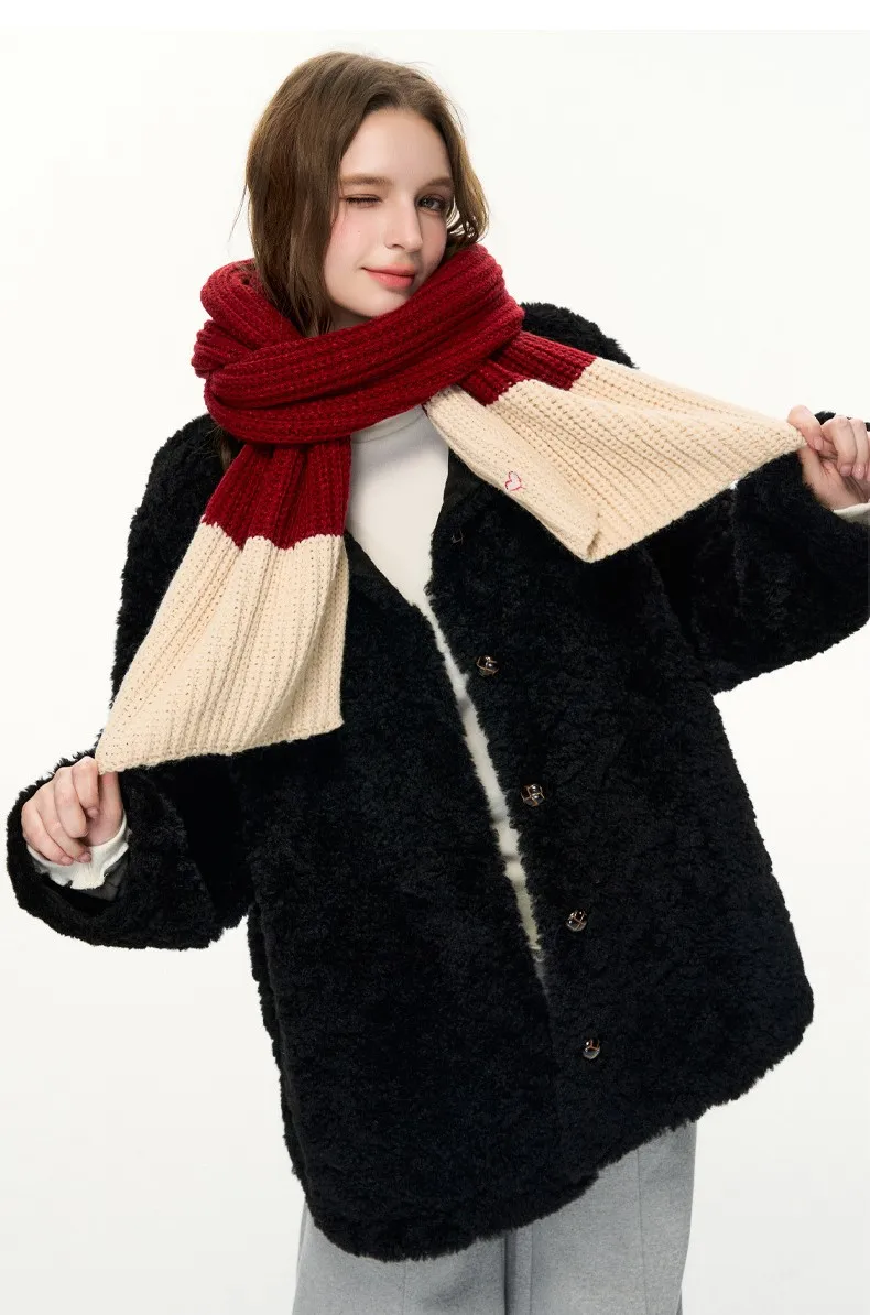 Kurtki i płaszcze z imitacji futra damskie, krótkie, lekkie, o prostym kroju, zimowe, w stylu highstreet, ciepłe, wodoodporne, z efektem wykończenia krawędzi, z rozszerzanymi rękawami.