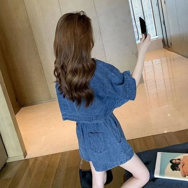 Set corti estivi stile coreano per donna 2 pezzi Denim blu con giacca Outfit Novità Kit leggero Tendenze Pantaloncini donna alla moda