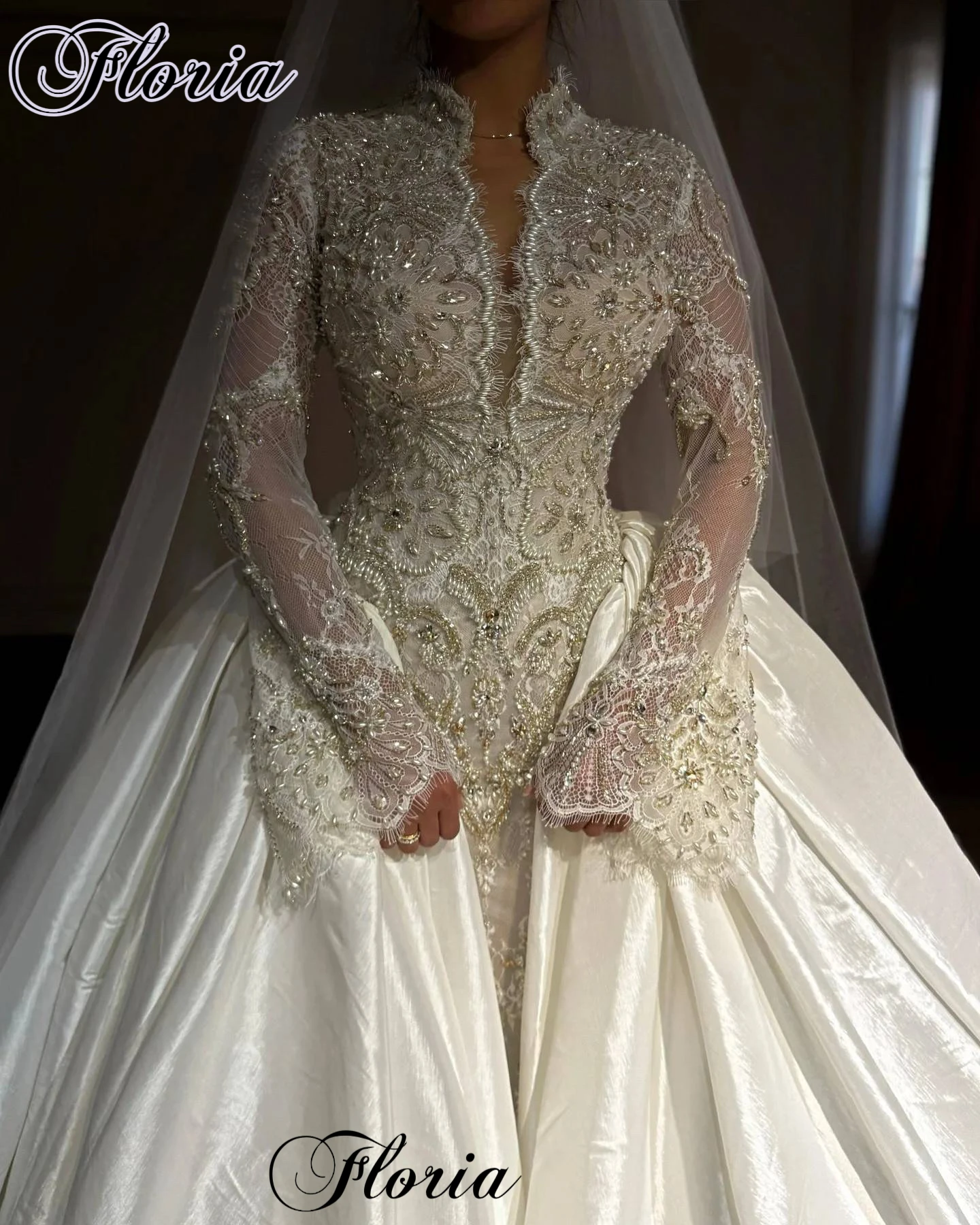 New Elegant Cream Color Wedding Dresses With Detachable Train Lace Long Sleeves Wedding Gowns Vestidos De Novia Customized