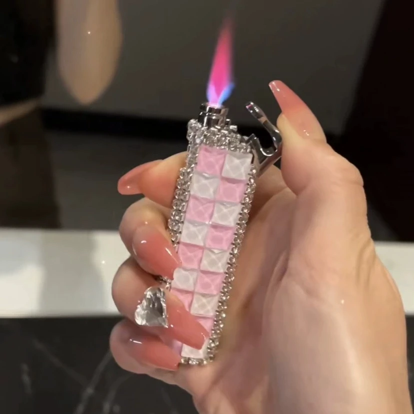 New Arrival Rhinestone Diamond Studded Torch Lighter, Windproof Jet Pink Flame Refillable Butane Metal Lighter, Cute Unique Smok