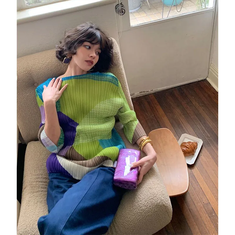 Dames nieuwe geplooide stof blouse korte mouw ronde hals los T-shirt met slank ontwerp en veelzijdig lente- en zomer-T-shirt