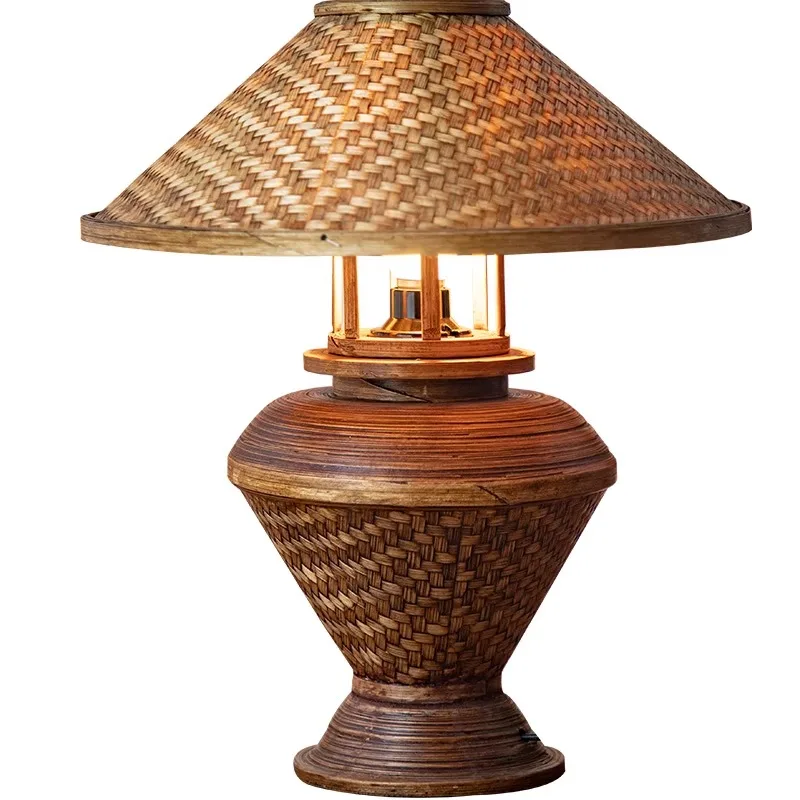 

South East Asia desk lamp, bedroom bedside lamp, creative retro nostalgic hotel club handmade bamboo desk lamp