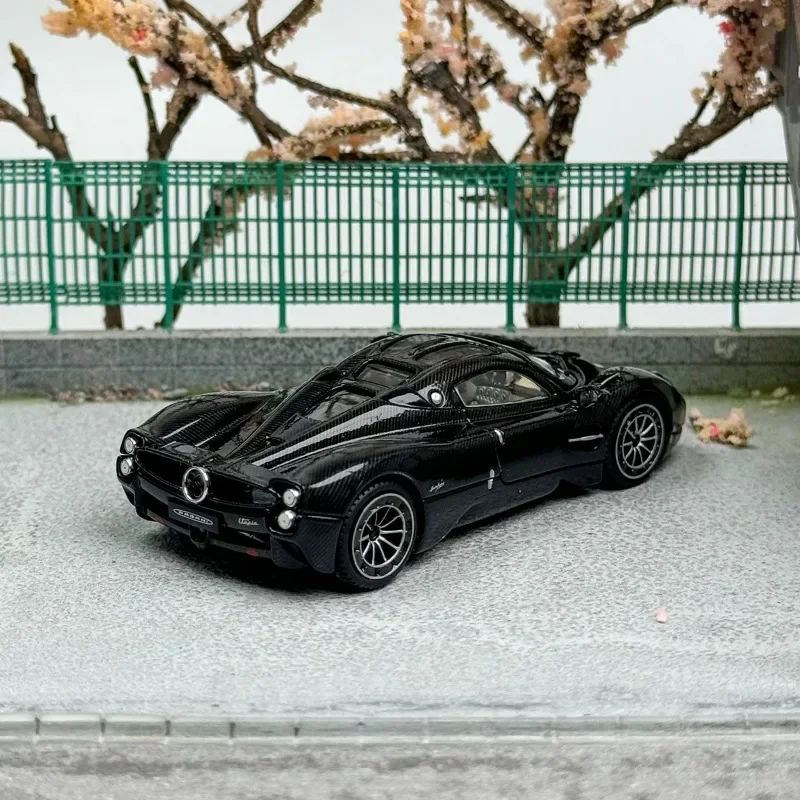 Lcd 1/64 Pagani Utopie Zwart Carbon Gelegeerd Motorvoertuig Gegoten Metalen Model Geschenken