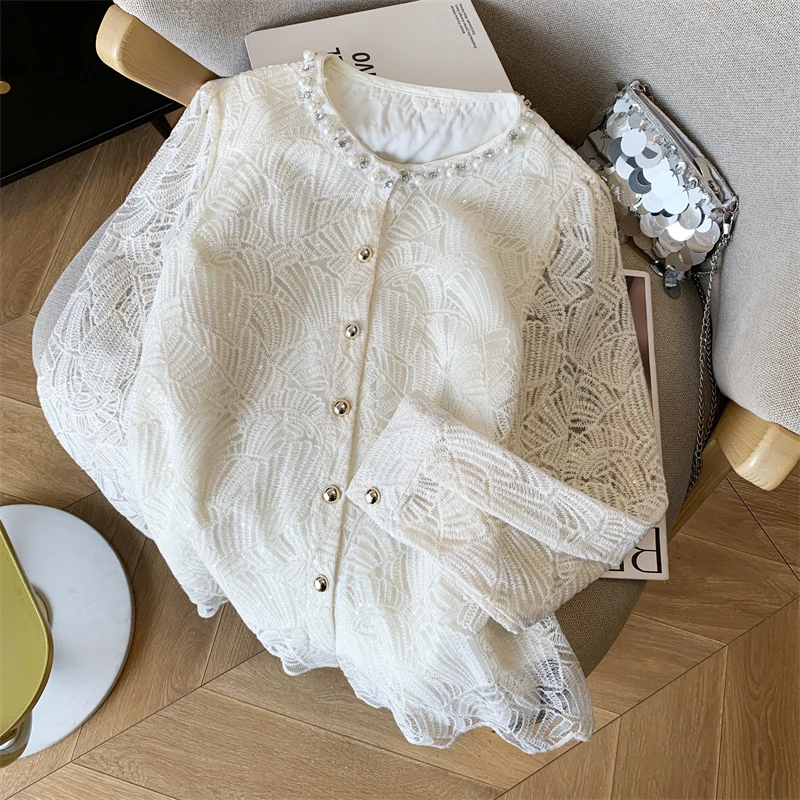 

Женская весенняя модная блузка с вышивкой и ажурным кружевом, свободного кроя, с круглым вырезом