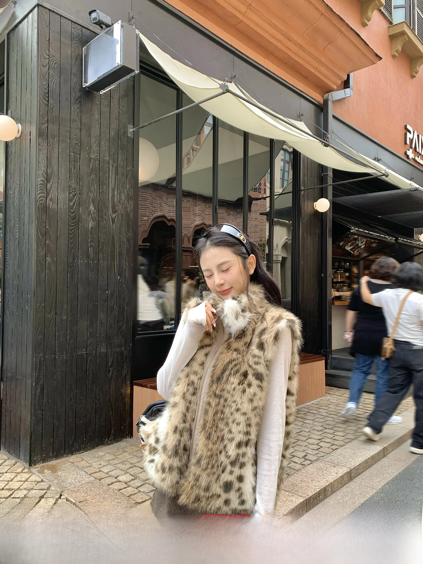 

Double-Sided American Retro Stand Collar Leopard Print Vest Women's Loose Fur Outerwear Casual Sle Stand Fit Zipper Closure