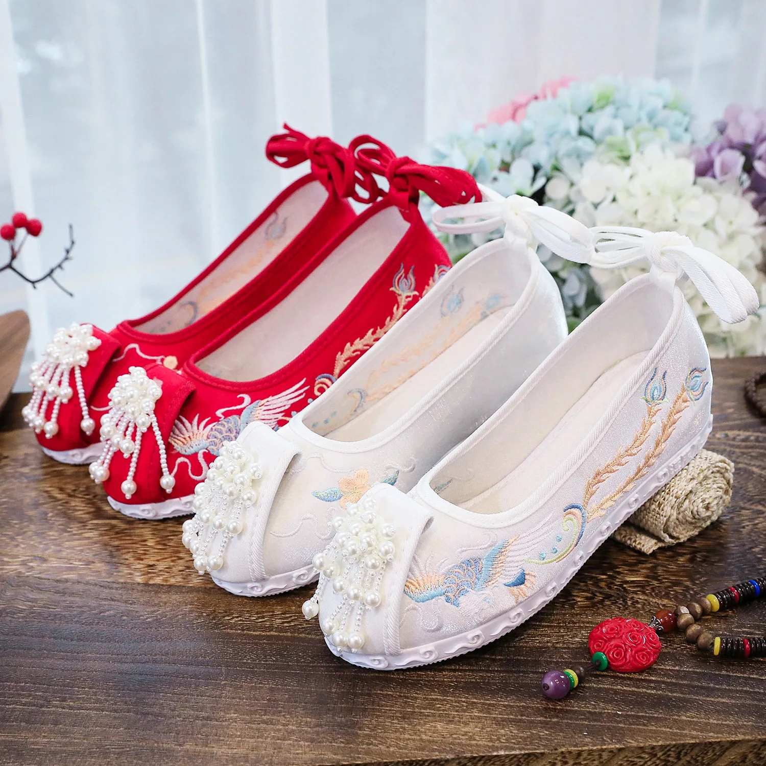 

CY399 New Inner Elevating Ancient Dress Hanfu Shoes Dance Tilt Head Shoes Bow Embroidered Cloth Shoe