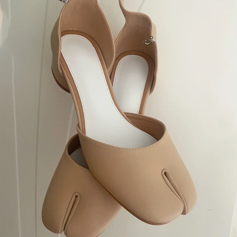 

Luxury Design Fashion Split Toe Shoes 2025 Autumn Winter New Women Pumps Genuine Leather Low Heels Women's Sandals