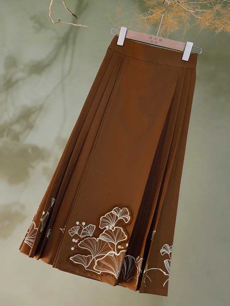 

Серебряная сосна Young Spring Clear Water Creek Hanfu Весенне-осенний топ с воротником Новая версия комплекта с юбкой с хвостом в национальном стиле...