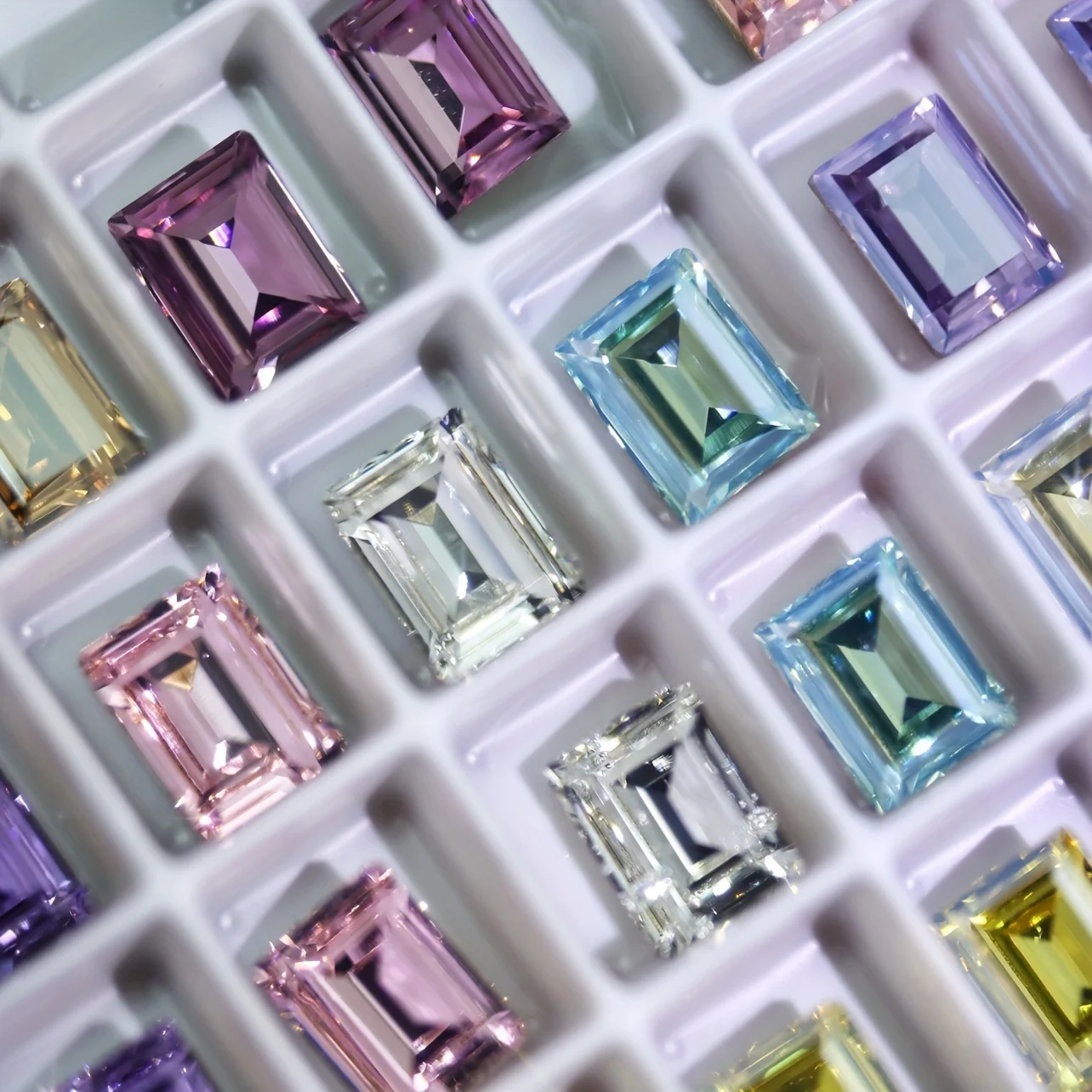 K9 Glass Crystal 4527 Step Cut Strass Fancy Stone Crystals Rectangle Pixie Beads Rhinestone for Nail Art Jewelry Making