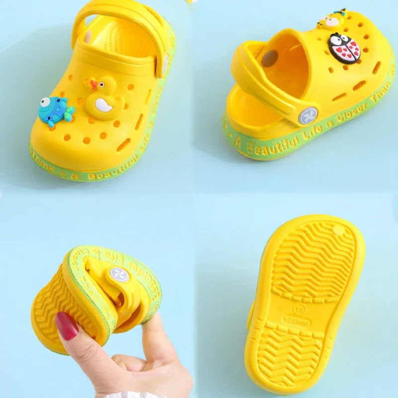 Sandales d'été pour enfants, mules pour bébés garçons filles, sandales pour bébés de dessin animé, talons plats solides, pantoufles de dessin animé, chaussures de jardin pour enfants