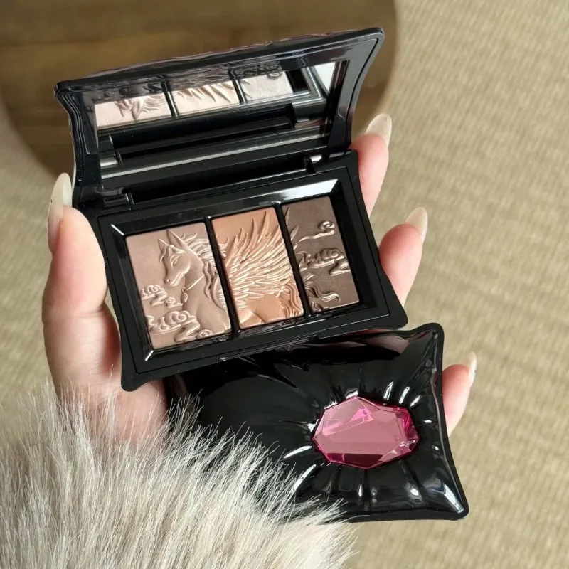 QIANYAN Dream Pillow 3-Color Eyeshadow Palette Matte & Satin Shimmer Finishes,Natural Glow, All-in-One Eye Brightener Gift Set