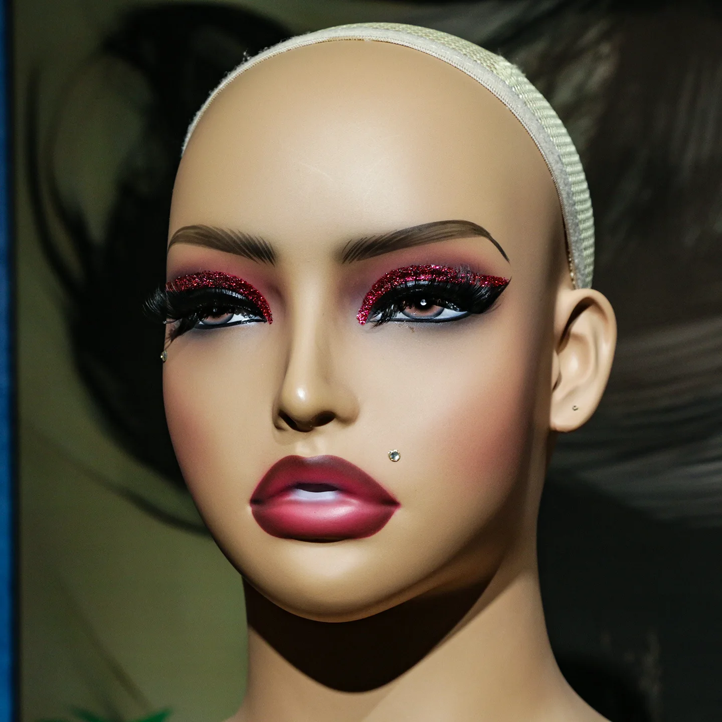 PVC Half Body Mannequin Head with Moles & Ear Holes, Wig Display Mannequin Bust for Hat, Earrings, Necklace, Eyelashes Display