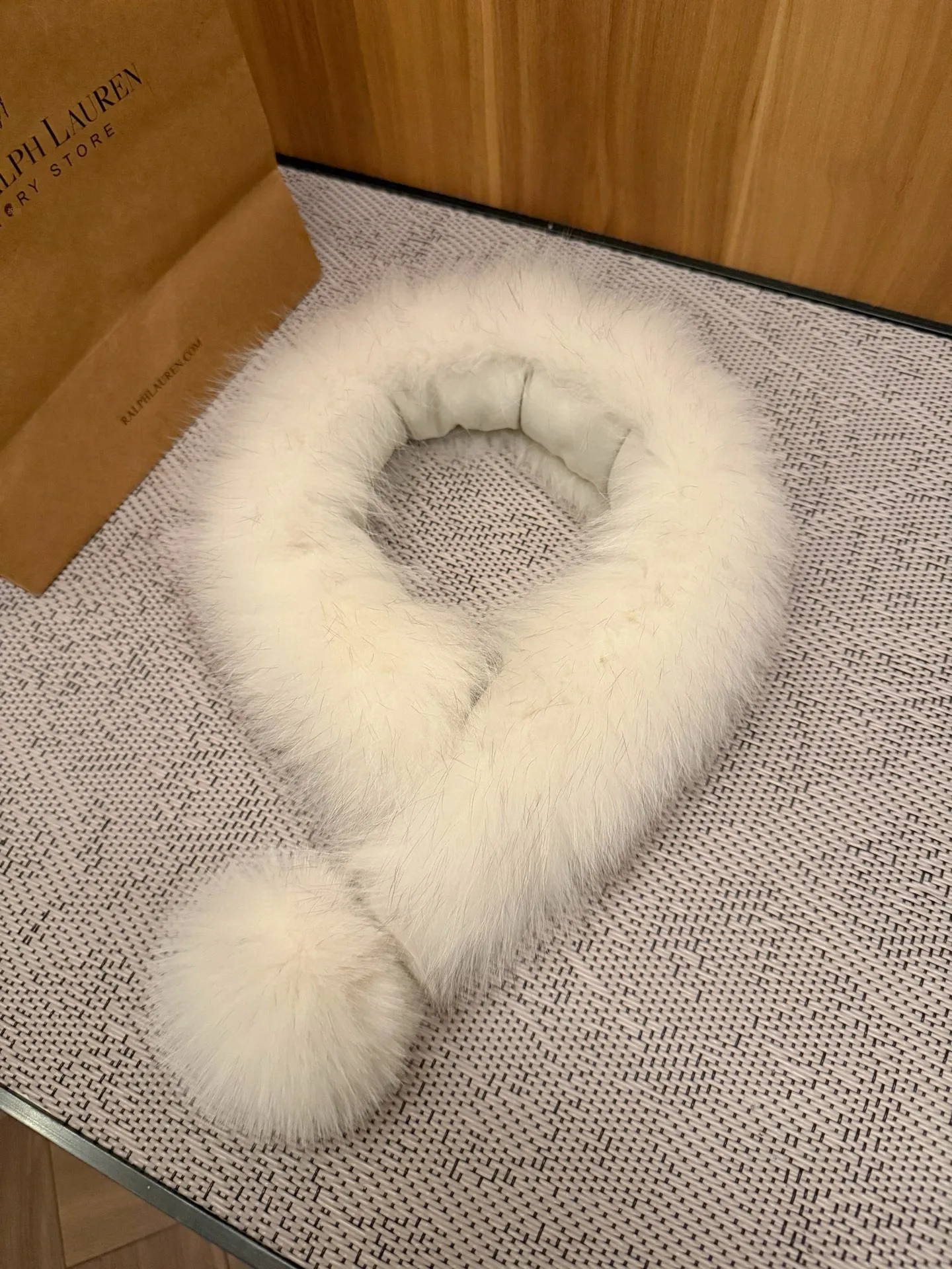 冬の新作-レディース-ゆったり暖かいホワイトリアルファースカーフ-おしゃれで可愛い雰囲気-多用途-ソフトプラッシュボール装飾